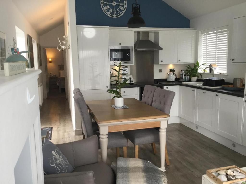 Jubilee Beach House ファイリー エクステリア 写真